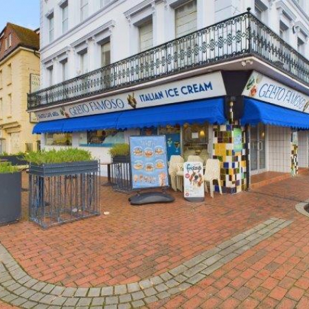 Iconic Seafront Ice Cream Shop / Cafe