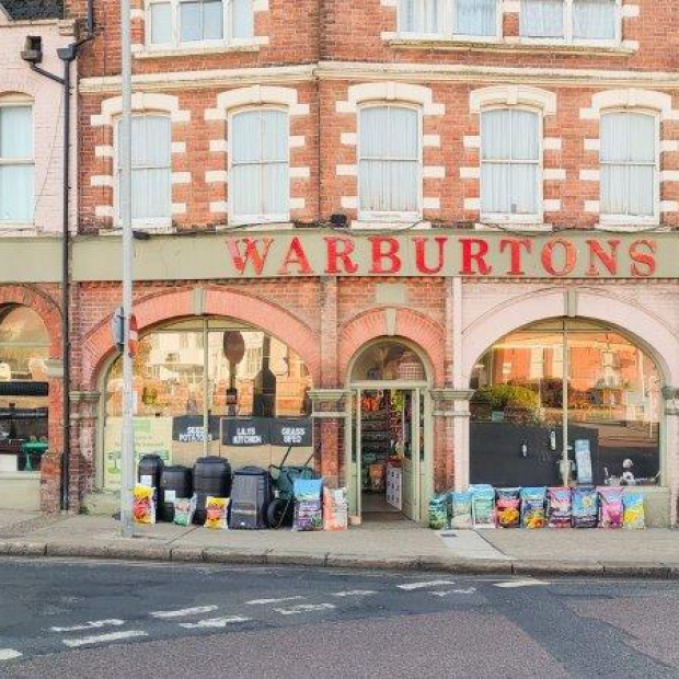 Garden & Pet Supplies Retailer